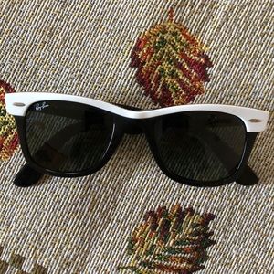 Ray Ban wayfarer II with case